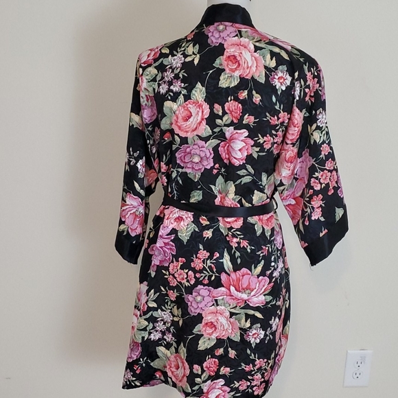 LA Intimates black floral print robe size M - Picture 3 of 4